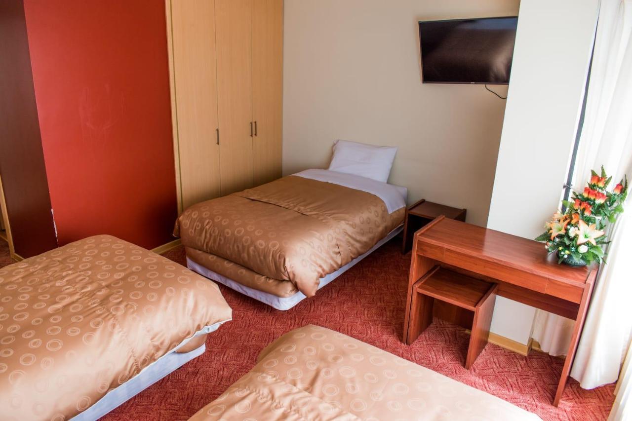 Hotel Flor De Los Andes Tulcán 外观 照片