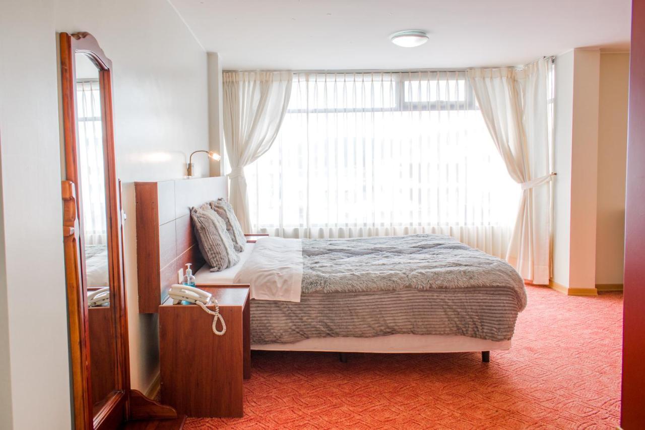 Hotel Flor De Los Andes Tulcán 外观 照片
