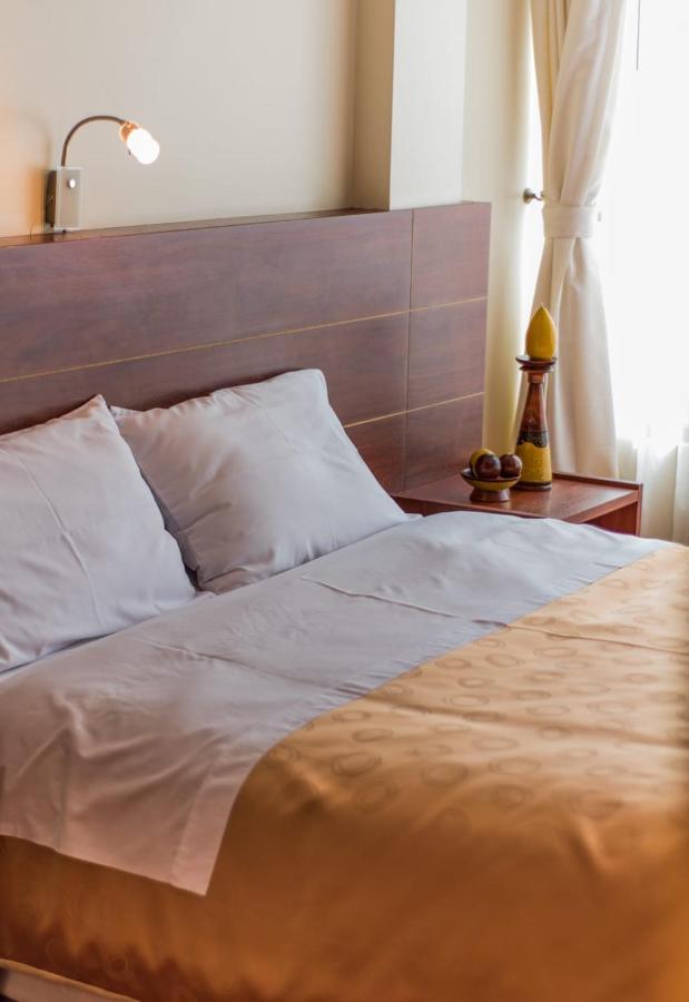 Hotel Flor De Los Andes Tulcán 外观 照片