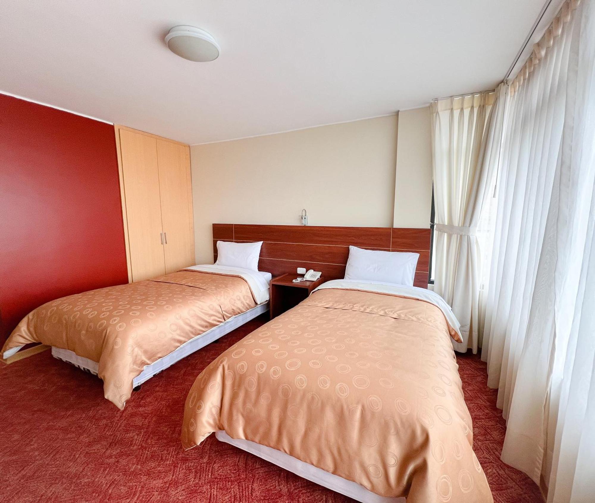 Hotel Flor De Los Andes Tulcán 外观 照片